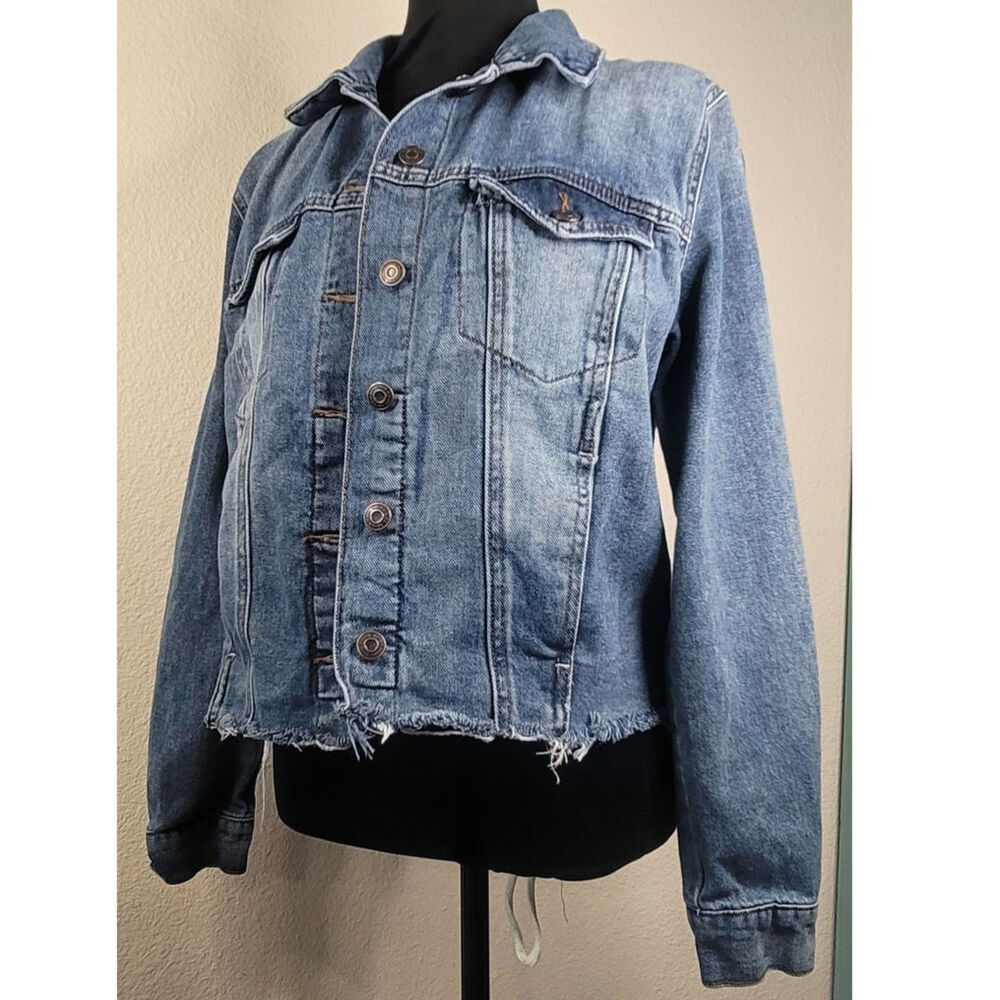 Medium Wash Denim Jacket Frayed Hem Distressed Trucker ButtonUp Long Sleeve Sz M
